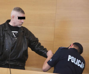 Zjadł flaki i zasztyletował ratownika. Szokujące tłumaczenie w sądzie!