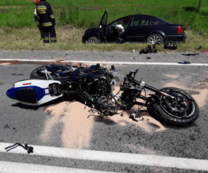 Zderzenie motocykla z samochodem osobowym we Frycowej