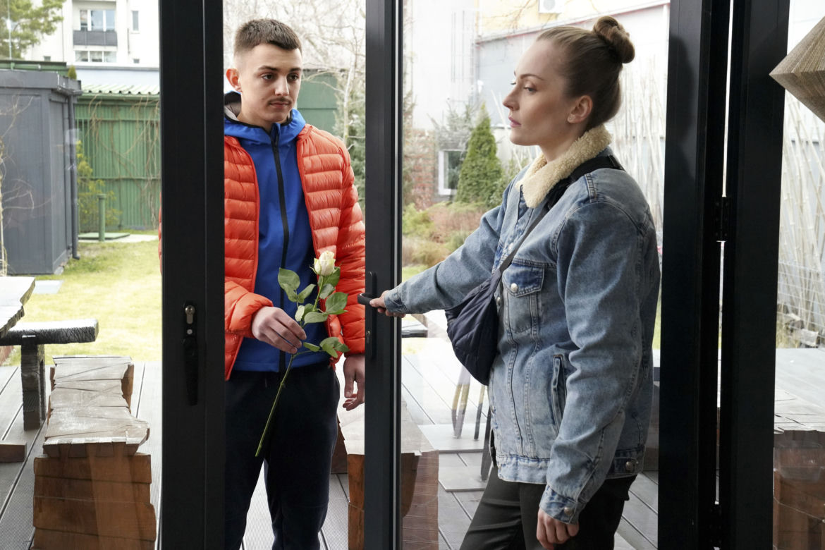 Barwy szczęścia, odc. 2676: Renata (Ania Mrozowska), Mirek (Oliwier Kozłowski)
