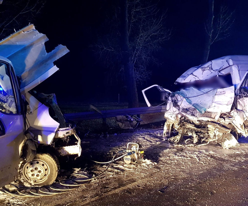 Jabłonka Kościelna. Tragiczny wypadek na DK 66. Dwie osoby nie żyją