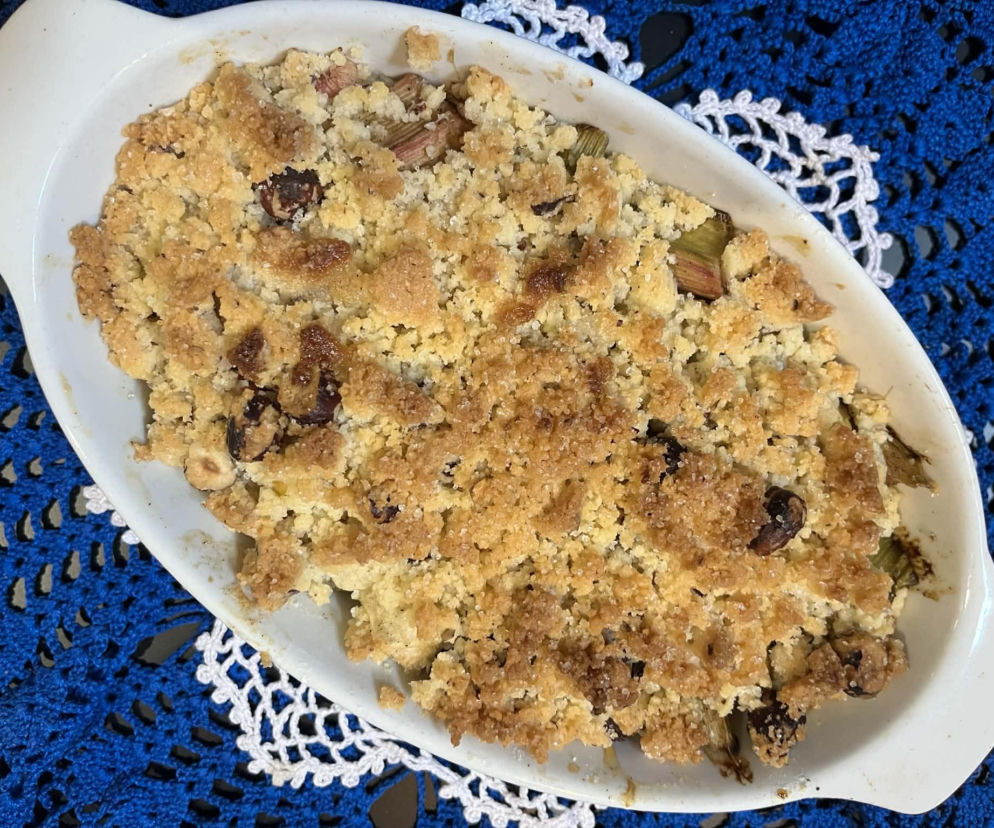rabarbar pod kruszonką