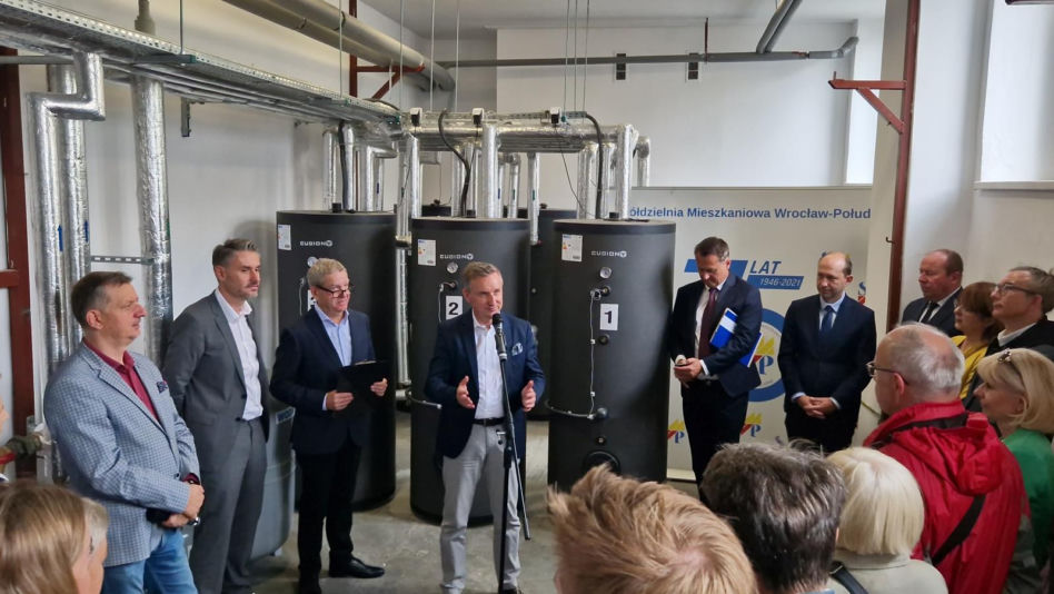 Pierwsza w Polsce hybrydowa instalacja OZE w bloku mieszkalnym