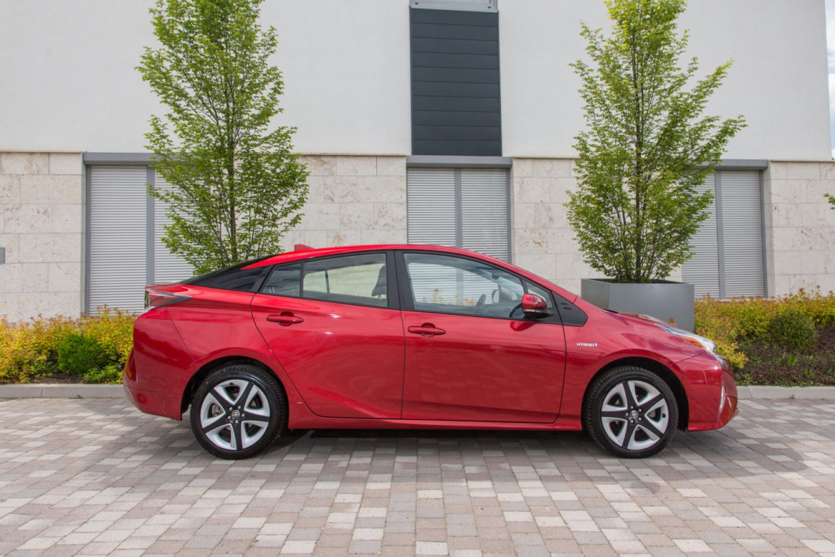 Toyota Prius Hybrid IV generacja