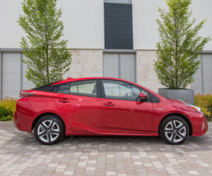 Toyota Prius Hybrid IV generacja