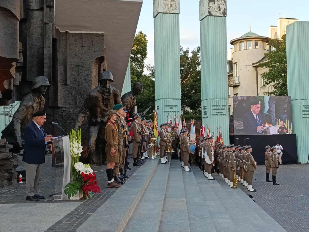 81. rocznica Powstania Warszawskiego. Uroczystość na pl. Krasińskich