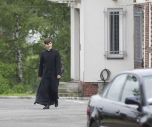 Syn Szydło musi wyjaśnić dlaczego opuścił parafian