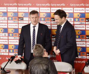 Cezary Kulesza i sekretarz Łukasz Wachowski ogłosili nowego sponsora PZPN