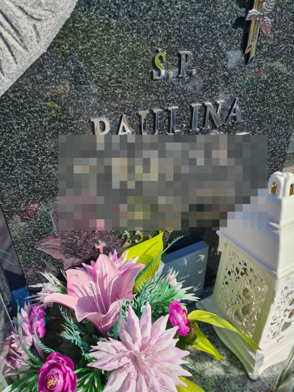  Makowisko. Paulina miała tylko 16 lat, gdy zginęła w samochodzie kolegi. Białe aniołki strzegą jej grobu [GALERIA] 