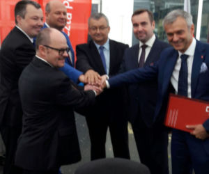 Podpisanie umowy między BGKN i Pocztą Polską