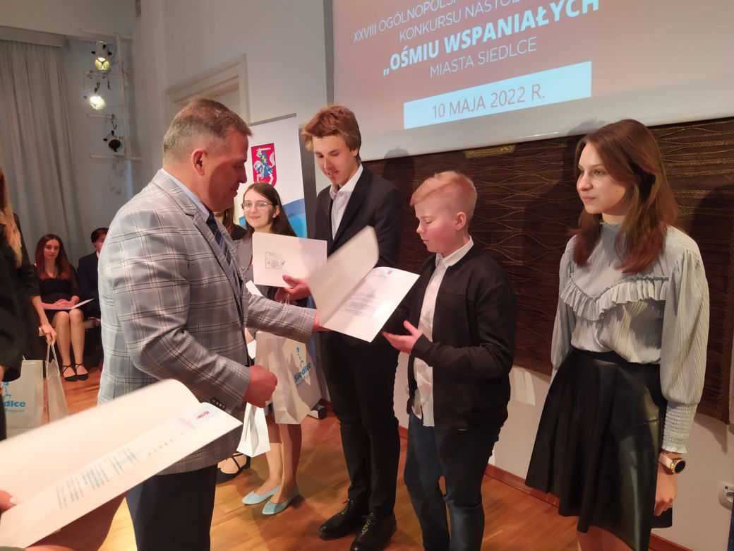 Laureaci i wyróżnieni w konkursie "Ośmiu Wspaniałych" w Siedlcach w 2022 roku - fotorelacja
