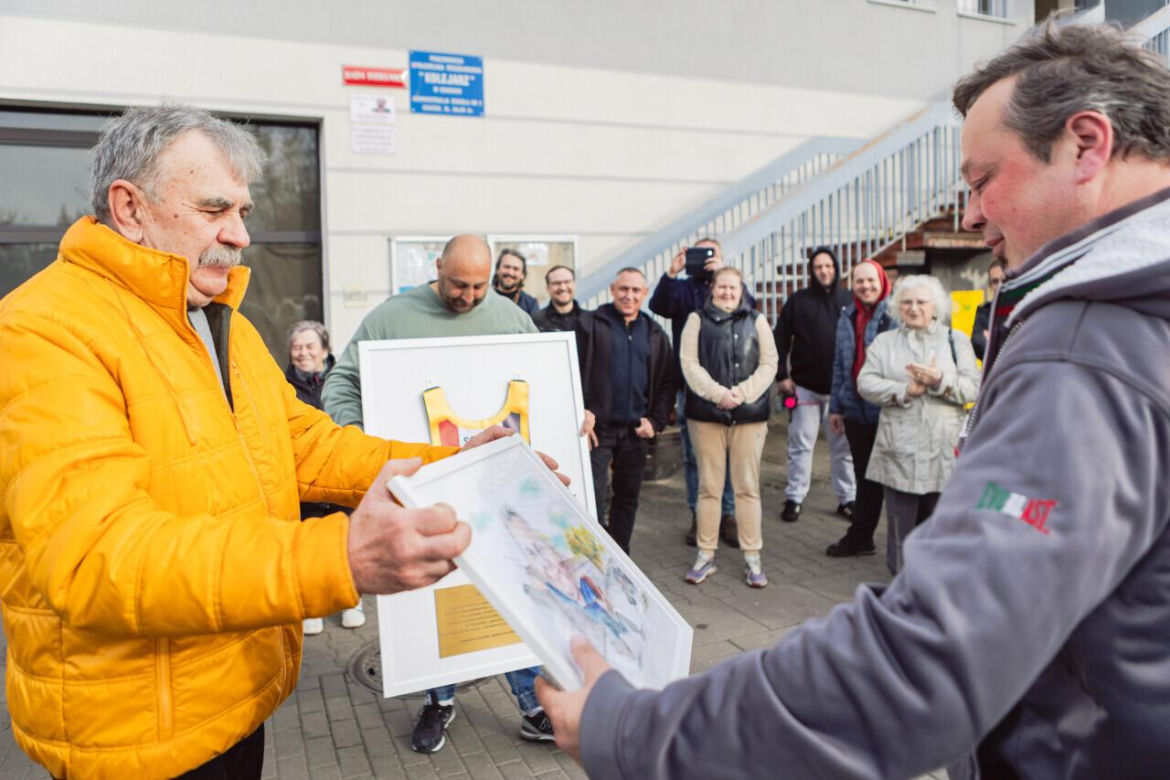 Mieszkańcy Przeróbki żegnają listonosza Grzegorza 
