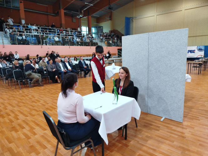 Już po raz ósmy w Siedlcach rywalizowali młodzi kelnerzy z całej Polski