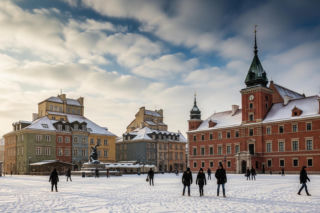 Warszawa nie może pozbyć się zimy. Czy dziś zakopiemy się w śniegu?