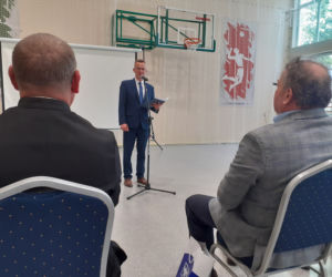 Dąbrówka Stany, gmina Skórzec: nowym wozem strażackim, po nowej drodze, do nowej szkoły