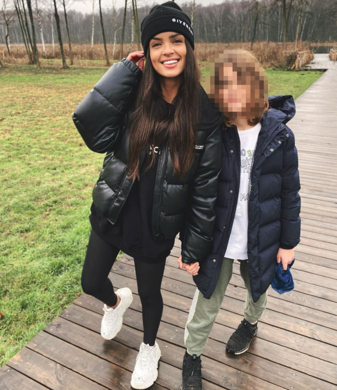 Klaudia El Dursi z rodziną