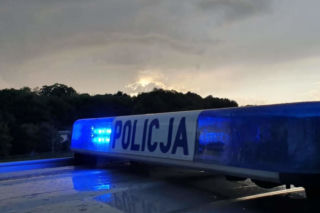 Piaseczno. Pijany 22-latek rozwalił cztery auta! Wydmuchał 1,5 promila