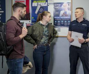 Policjantki i Policjanci, odcinek 1389: nieznany narkotyk z sieci powala kolejnych nastolatków, a policjanci rozpoczynają poszukiwania dilera