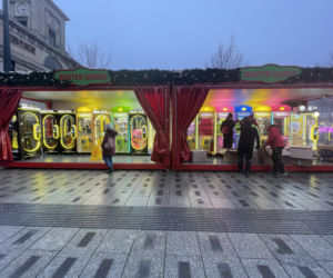 Pokémony, różowe gofry i zaskakujące różnice w cenach. Porównaliśmy łódzkie jarmarki