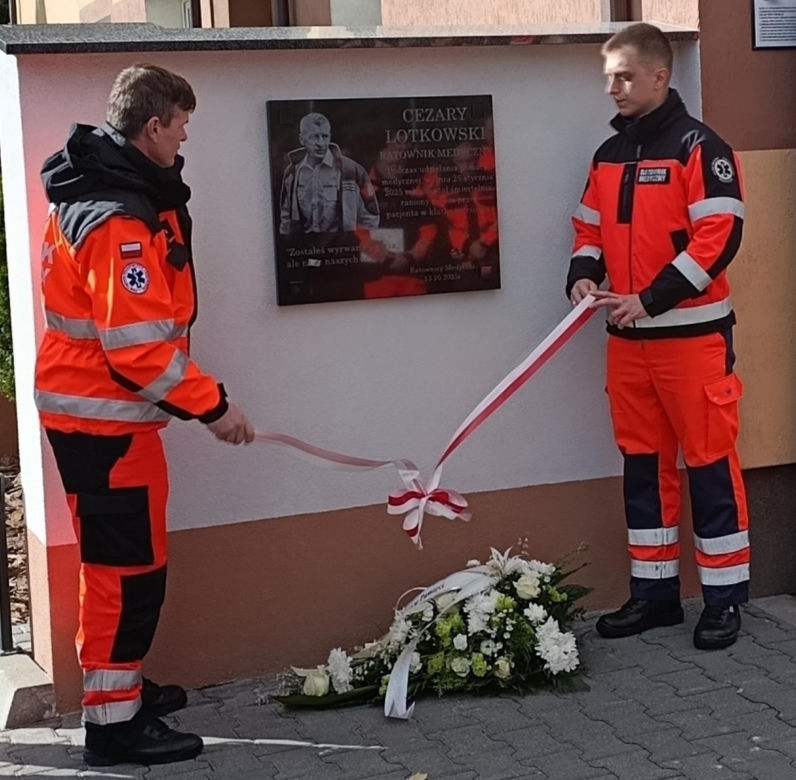 Zjadł flaki i zasztyletował ratownika. Szokujące tłumaczenie w sądzie!