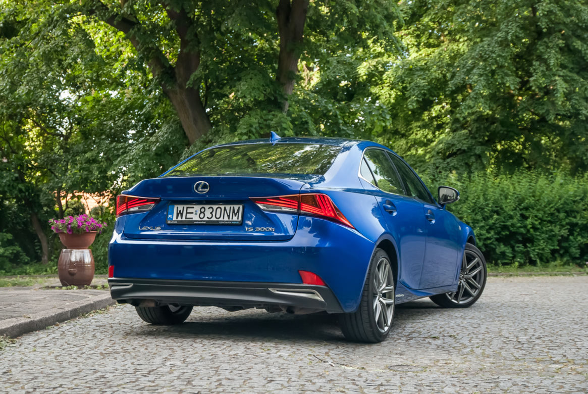 Lexus IS300h F SPORT