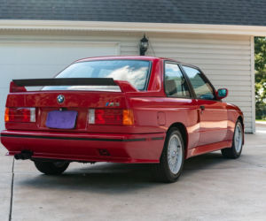 BMW E30 M3 wystawione na sprzedaż za prawie milion złotych