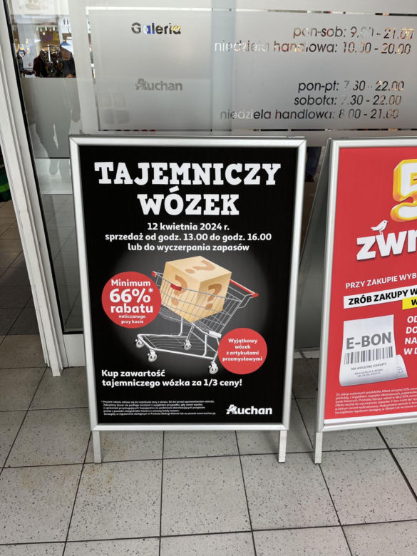 Tajemnicze wózki Auchan, to kupili klienci w Warszawie 