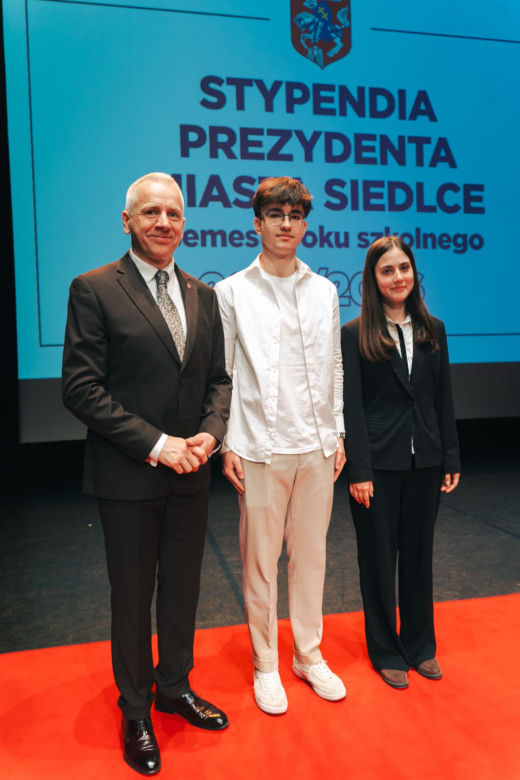 Najzdolniejsi uczniowie odebrali stypendia Prezydenta Miasta Siedlce