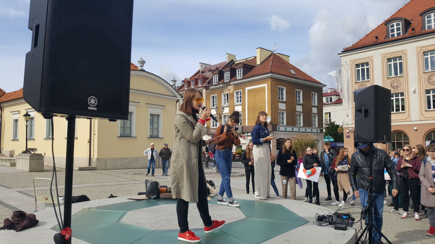 Białystok: Młodzieżowy Strajk Klimatyczny: "Najpierw natura, potem matura"