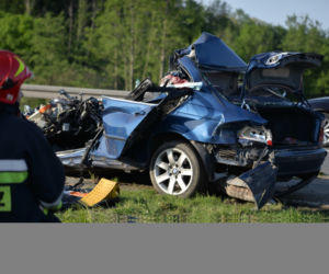 BMW wjechało pod ciężarówkę