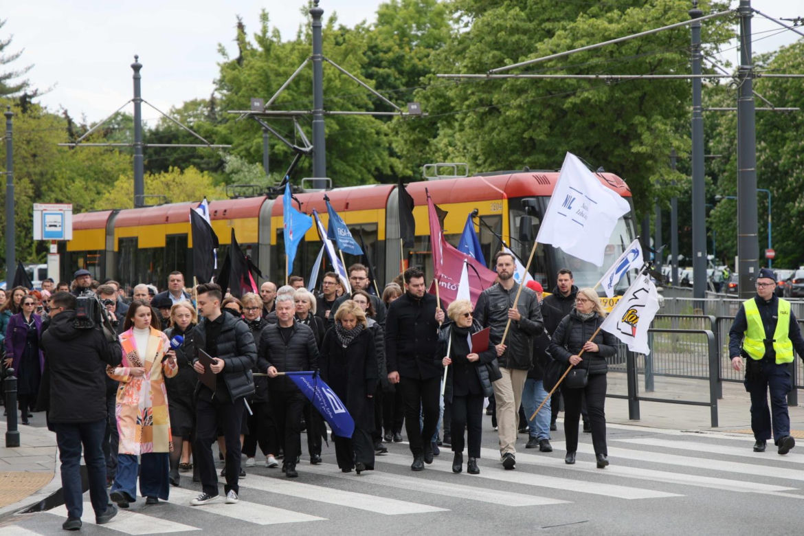   Razem przeciw przemocy. Medycy protestują w Warszawie