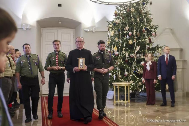 Nawrocki stał obok instrumentu i aż go kusiło! Nie mógł się powtrzymać. Nagranie krąży po sieci