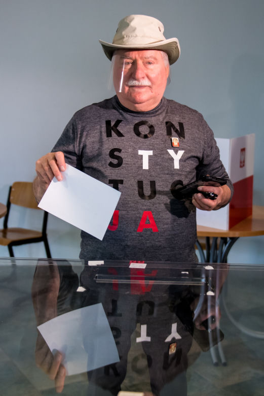 Wałęsa popiera Ikonowicza