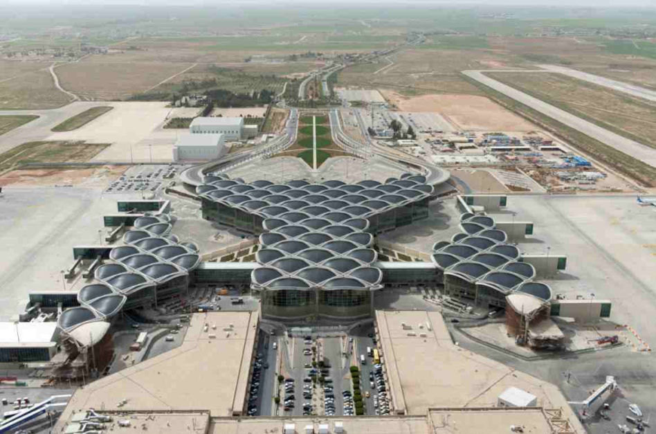 Lotnisko im. Królowej Alii - największe lotnisko w Jordanii. Projekt powstał w pracowni Normana Fostera - Foster + Partners 