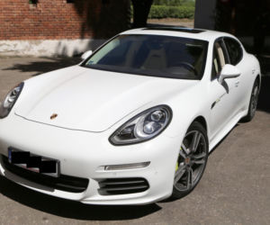 Marcin Gortat jeździ hybrydowym Porsche Panamera