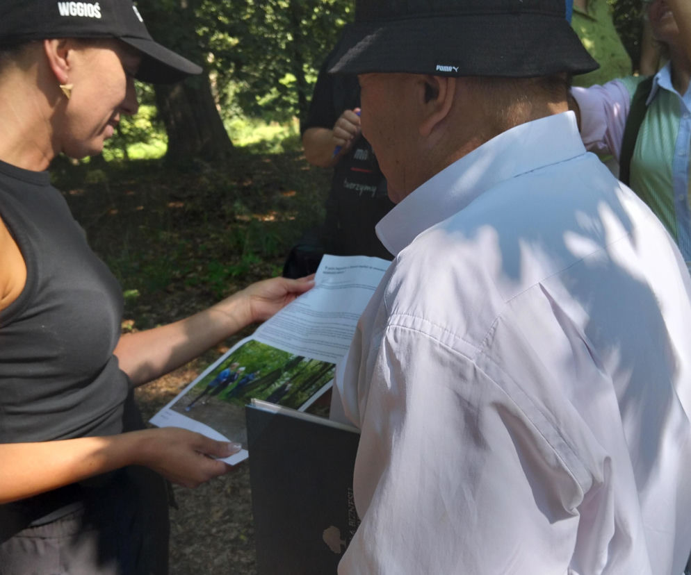 Eksperci z georadarem przeszukują Park Sanguszków. Szukają zaginionych żołnierzy