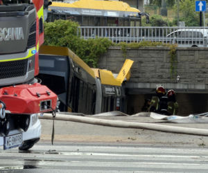 Autobus miejski wjechał w przejście podziemne przy Dworcu Zachodnim