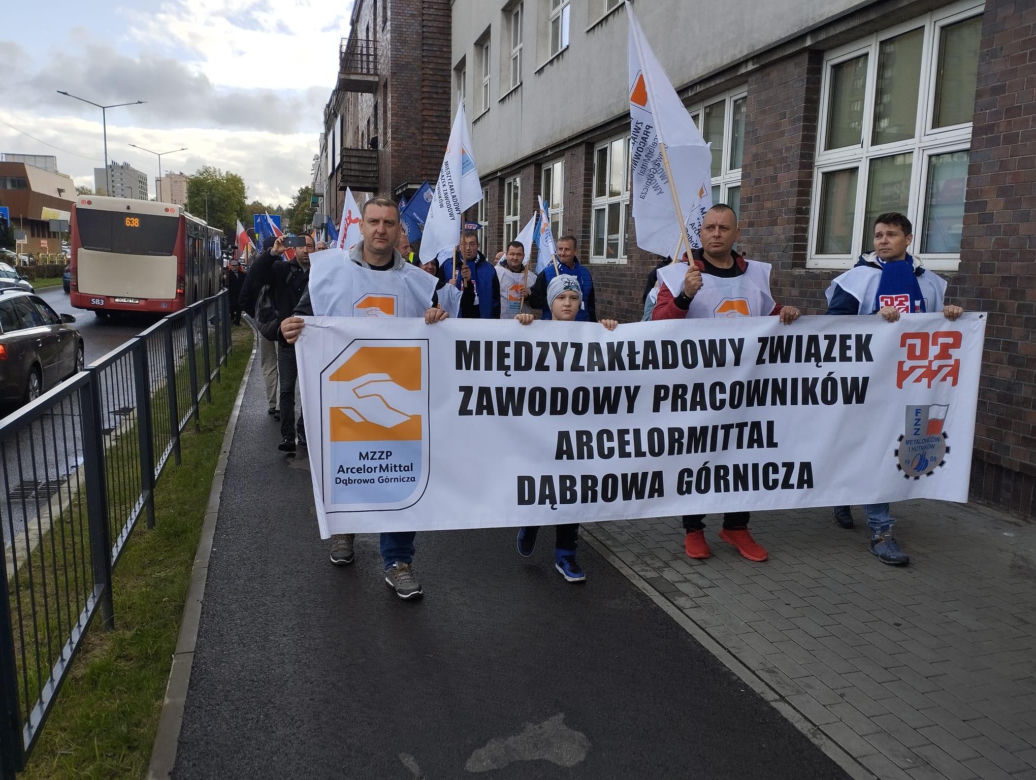 Hutnicy i koksownicy wyszli na ulice w Dąbrowie Górniczej. Apel do rządu o ratunek dla branży i tysięcy miejsc pracy