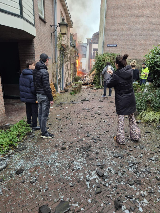 Dwa wybuchy i wielki pożar w centrum Utrechtu. Co najmniej jedna osoba ranna