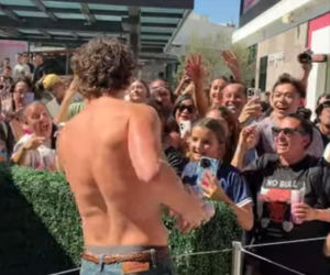 Benson Boone zrzucił koszulkę i wskoczył do wanny z... puszkami. Takie sceny w Los Angeles