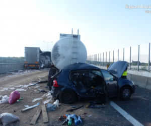 Koszmarny wypadek na A4. Dwa TIR-y zmiażdżyły osobówkę