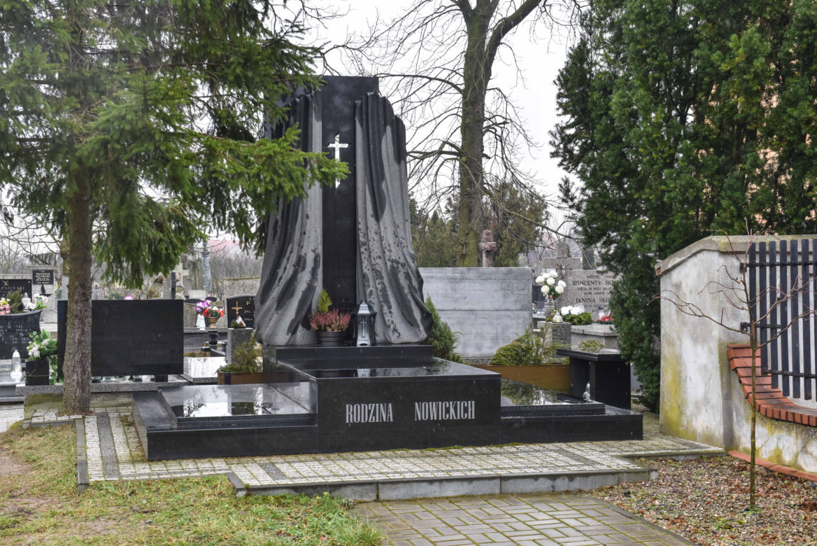Grób Nowickich