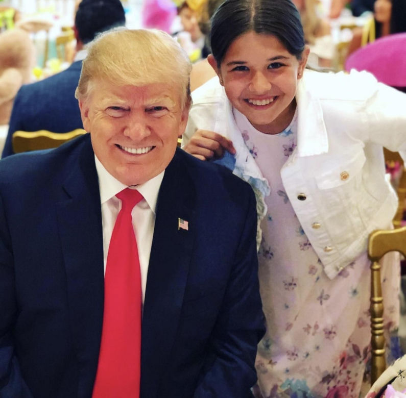 Najstarsza wnuczka Trumpa pęka z dumy. "Jest normalnym dziadkiem, daje nam słodycze"