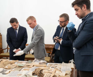 Tajne dokumenty ujawnione po 81 latach. Rafał Trzaskowski mówi o sensacyjnym odkryciu