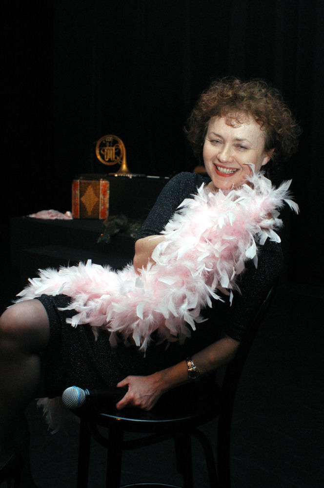 Pamiętacie jej debiut w "Czterdziestolatku"? Tak przez dekady zmieniała się Joanna Szczepkowska