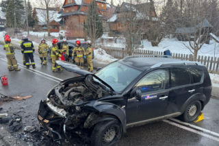 Zderzenie dwóch samochodów w Zakopanem. Jedna osoba poszkodowana