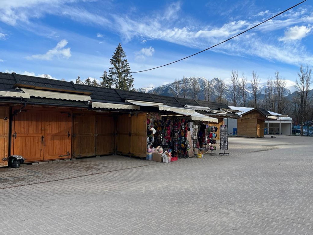 Wymarłe Zakopane przed sezonem. Pustki na Krupówkach i pod Gubałówką