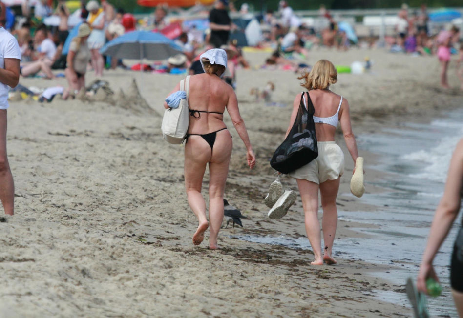 Ewa Skibińska na plaży