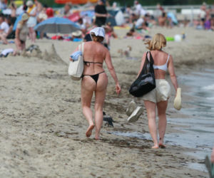 Ewa Skibińska na plaży