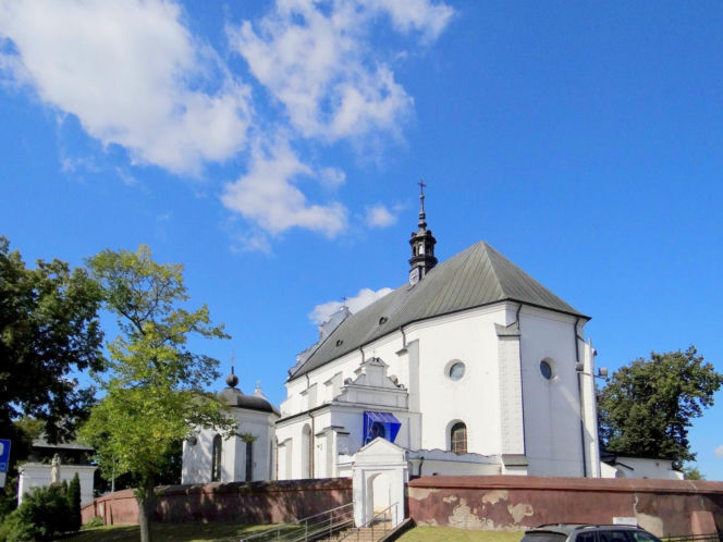 Jeden z najpiękniejszych pałaców znajduje się w województwie łódzkim. Jest dumą średniowiecznego miasta