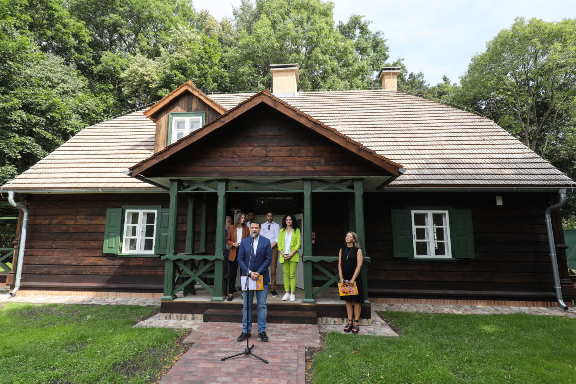 Leśniczówka w Lesie Kabackim gruntownie odnowiona